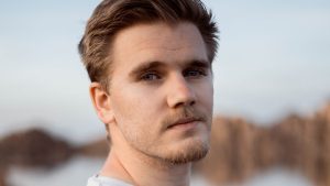 boyfriend curious about how to support her pregnant girlfriend emotionally